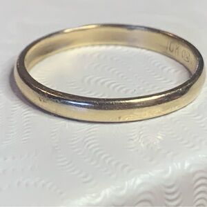 10kt Gold Simple Band Ring. Marked and tested, perfect stacker ring.